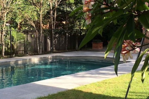 Arabella Garden Inn Motel - Sunshine Coast Guide 0