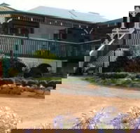Gooromon Park Cottages - Sunshine Coast Guide