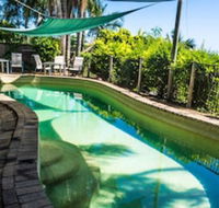 Backpackers By The Bay - Sunshine Coast Guide