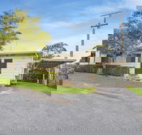 Jetty Road Retreat - Sunshine Coast Guide
