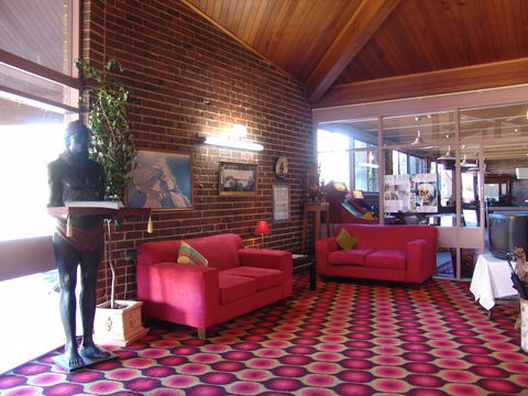 Apollon Motor Inn - Sunshine Coast Guide 3