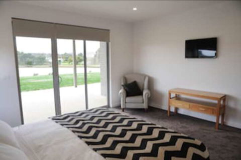 Relbia Lodge - Sunshine Coast Guide 5