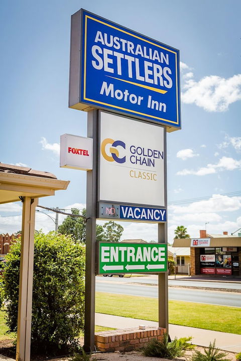 Australian Settlers Motor Inn - Sunshine Coast Guide 2