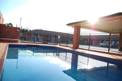 Australian Settlers Motor Inn - Sunshine Coast Guide 5
