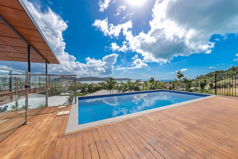 Viewpoint - Sunshine Coast Guide 0