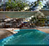 Palm Court Budget Motel Hostel/Backpackers - Sunshine Coast Guide