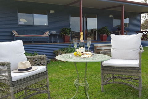 The Wattle Lodge - Sunshine Coast Guide 1