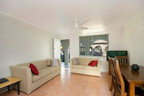 The Gulls Apartments - Sunshine Coast Guide 2
