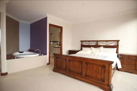 Aurora Cottages - Sunshine Coast Guide 7