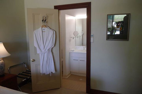 The Lodge Country House - Sunshine Coast Guide 6