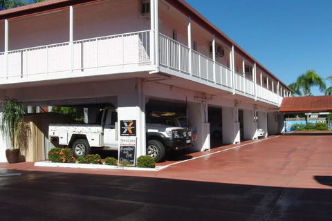 Monte Carlo Motor Inn - Sunshine Coast Guide 0
