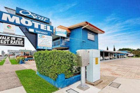 Oscar Motel - Sunshine Coast Guide 0