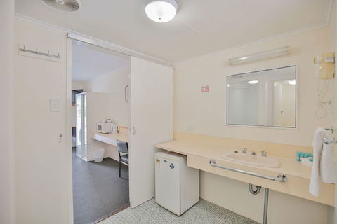 Oscar Motel - Sunshine Coast Guide 2