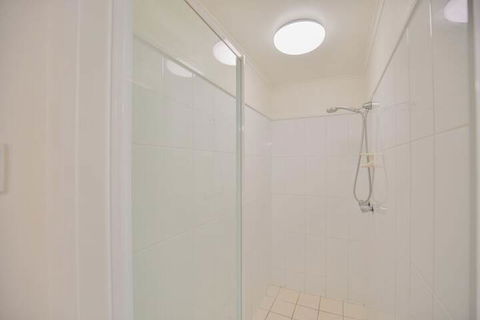 Oscar Motel - Sunshine Coast Guide 4