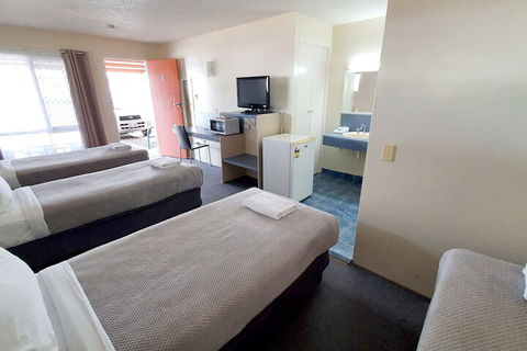 Oscar Motel - Sunshine Coast Guide 7