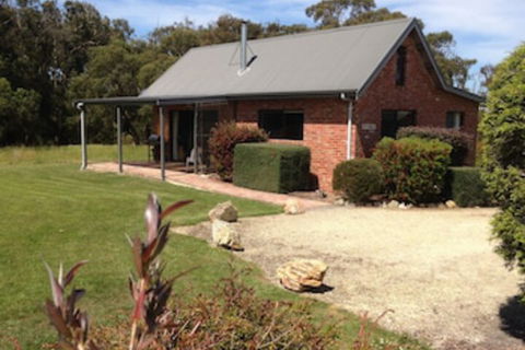 Prom Coast Holiday Lodge - Sunshine Coast Guide 0