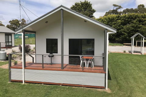 Prom Coast Holiday Lodge - Sunshine Coast Guide 1
