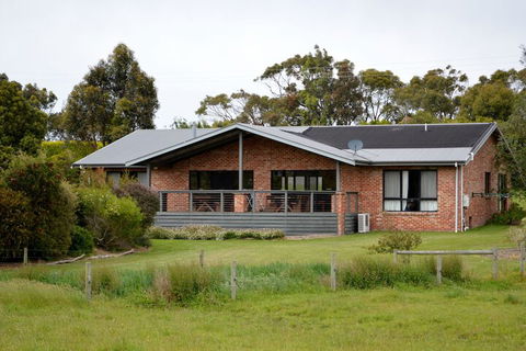 Prom Coast Holiday Lodge - Sunshine Coast Guide 6