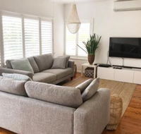 The Seaside Beachhouse Mollymook - Sunshine Coast Guide