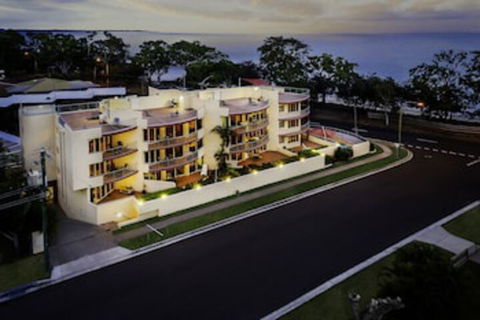 Alexander Beachfront Apartments - Sunshine Coast Guide 0