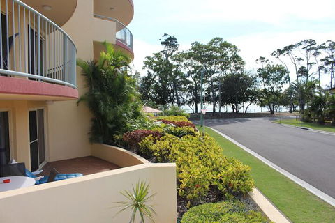 Alexander Beachfront Apartments - Sunshine Coast Guide 6