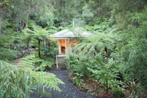 Myers Creek Cascades Luxury Cottages - Sunshine Coast Guide 0