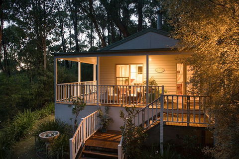 Myers Creek Cascades Luxury Cottages - Sunshine Coast Guide 2