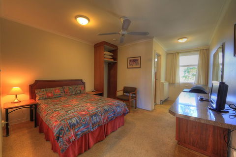 Cooma Motor Lodge Motel - Sunshine Coast Guide 5