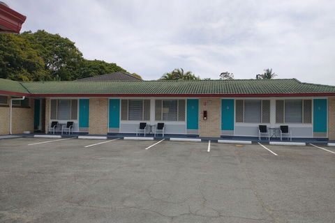 Aspley Sunset Motel - Sunshine Coast Guide 1