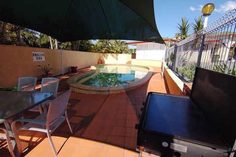 Aspley Sunset Motel - Sunshine Coast Guide 7