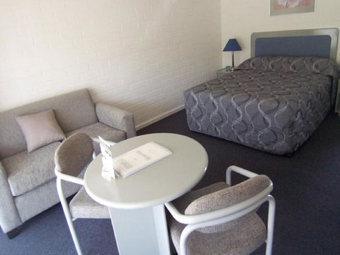 Dalby Manor Motor Inn - Sunshine Coast Guide 2