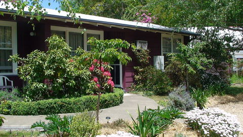 Elm Lodge - Sunshine Coast Guide 1