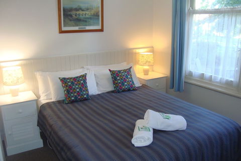 Elm Lodge - Sunshine Coast Guide 5