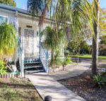 Bromyard Cottage - Sunshine Coast Guide