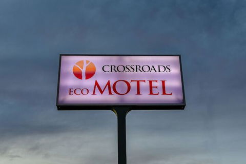 Crossroads Ecomotel - Sunshine Coast Guide 2