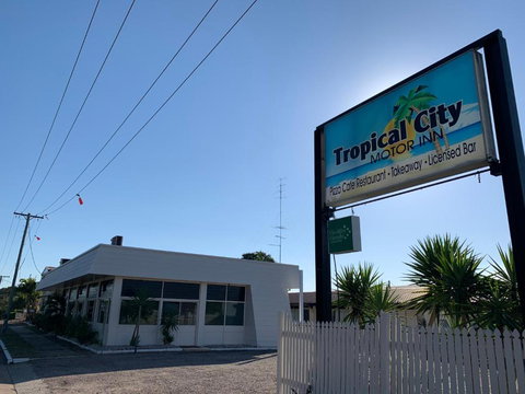 Tropical City Motor Inn - Sunshine Coast Guide 2