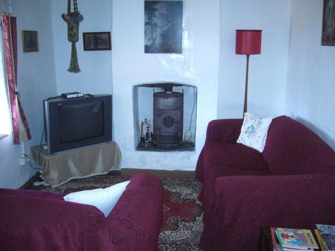 Old Miners Cottages Bed & Breakfast - Sunshine Coast Guide 1