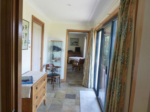 Protea Hill - Sunshine Coast Guide 3