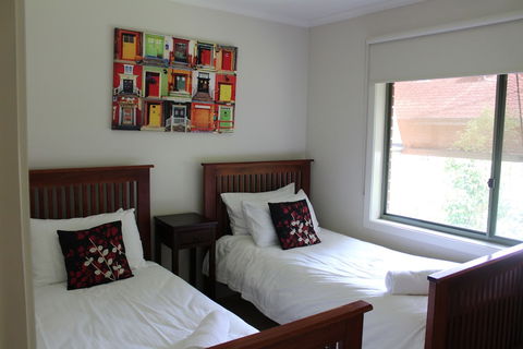 Australian Home Away Ringwood At Bardia - Sunshine Coast Guide 1