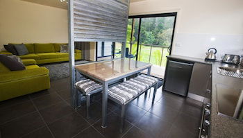 Tyenna River Cottage - Sunshine Coast Guide 2