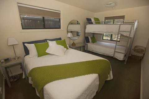 Tyenna River Cottage - Sunshine Coast Guide 0