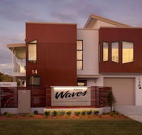 Albany Waves - Sunshine Coast Guide