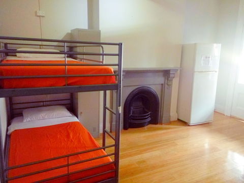 Asylum Sydney Backpackers Hostel - Sunshine Coast Guide 1