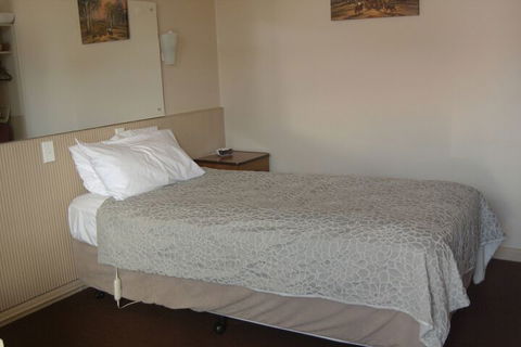 Travellers Rest Motel - Sunshine Coast Guide 5