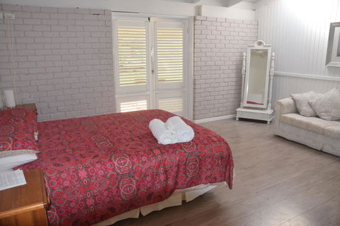 McCarthy Lake House - Sunshine Coast Guide 3