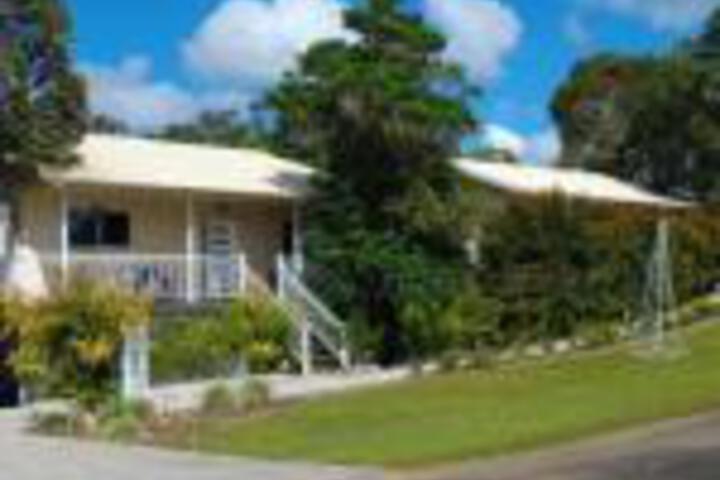 Barrine ACT Sunshine Coast Guide