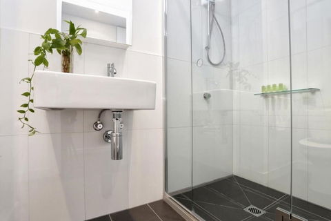 Aura On Flinders Serviced Apartments - Sunshine Coast Guide 5
