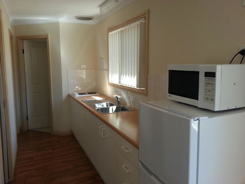Sonbern Lodge Motel - Sunshine Coast Guide 3