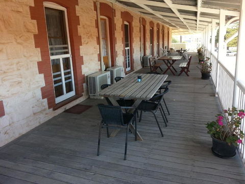 Sonbern Lodge Motel - Sunshine Coast Guide 4