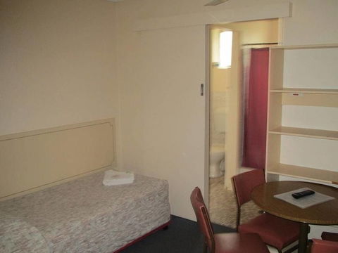 Great Lakes Motor Inn - Sunshine Coast Guide 4